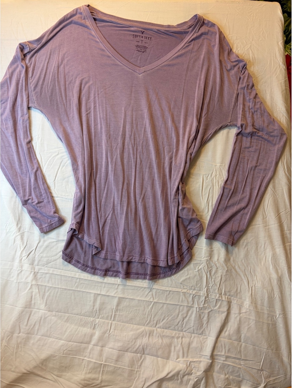 American Eagle Soft & Sexy Long Sleeve V-Neck T-Shirt XL